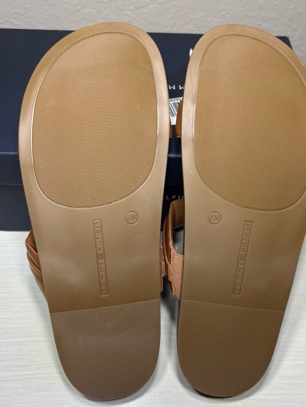 Tommy Hilfiger Jylian Double
Strap Footbed Slide Sandals
Medium Natural 9.5 NIB - Picture 5 of 5